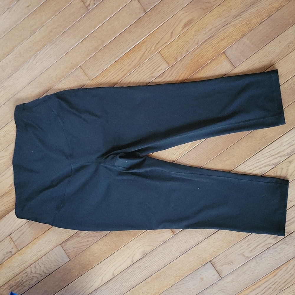 Old Navy Maternity Capri Legginga